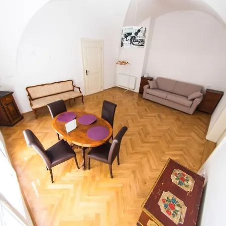 Apartment Golden Three Crowns Prague