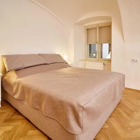Golden Three Crowns Apartment Prague