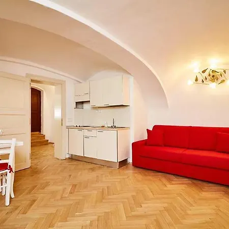 Apartment Golden Three Crowns *